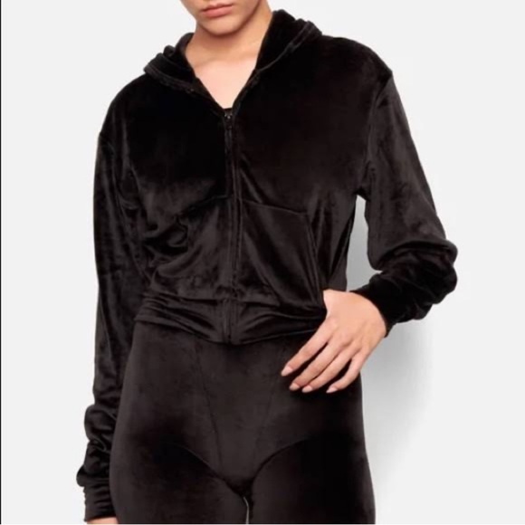 SKIMS Tops - Skims Velour Zip Up Cropped Hoodie in Black 4XL
